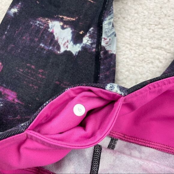 Lululemon Wunder Under Crop III - Picture 5 of 5